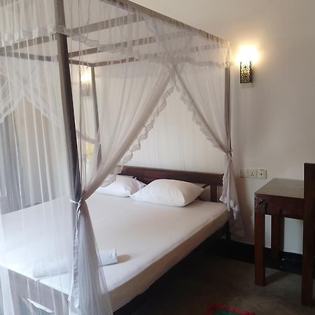 Unawatuna Backpacker Lodge Esterno foto