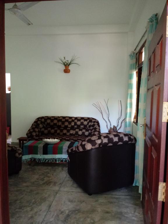Unawatuna Backpacker Lodge Esterno foto