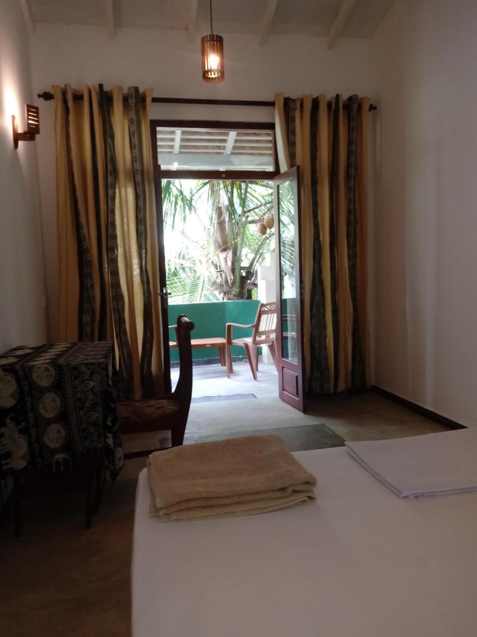 Unawatuna Backpacker Lodge Esterno foto