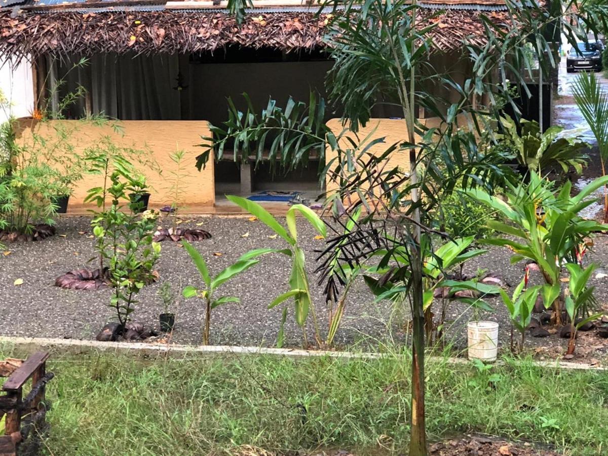 Unawatuna Backpacker Lodge Esterno foto